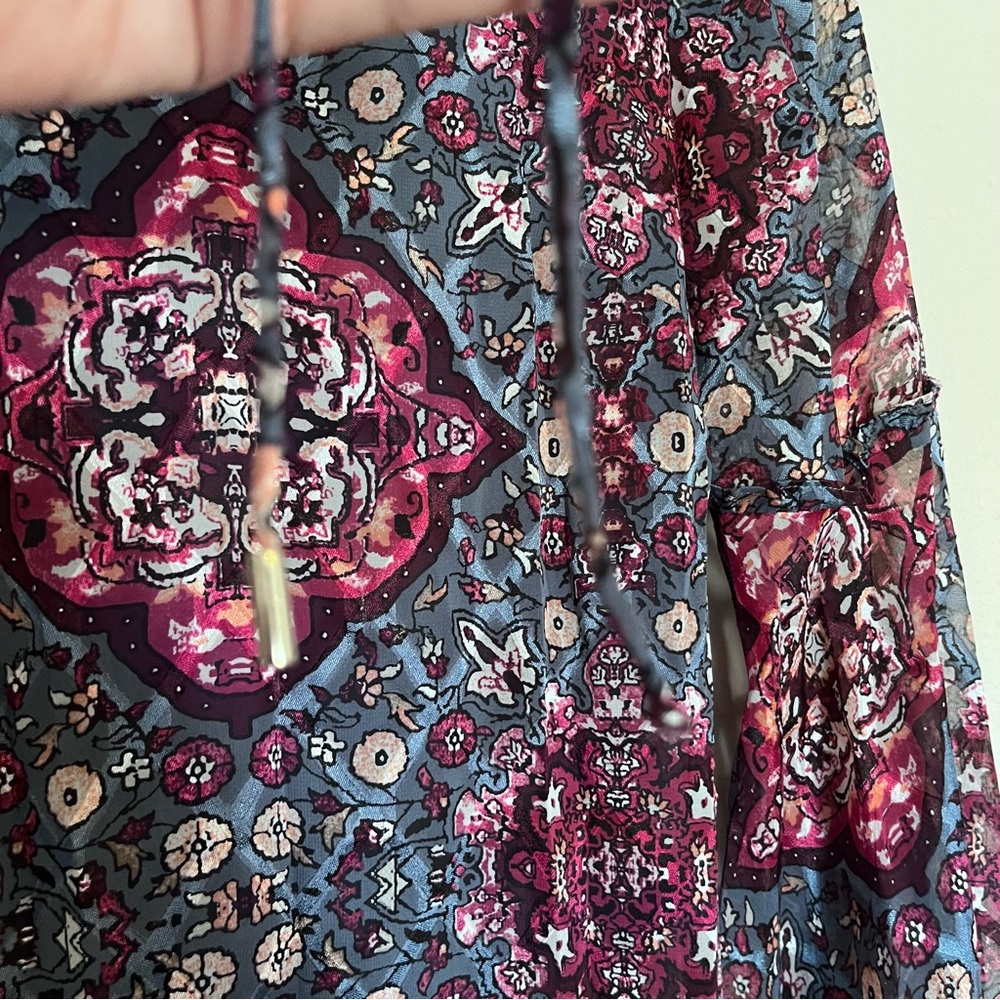 White House Black Market Medallion Floral Shift Dress Bell Sleeves XS Boho - Picture 14 of 14